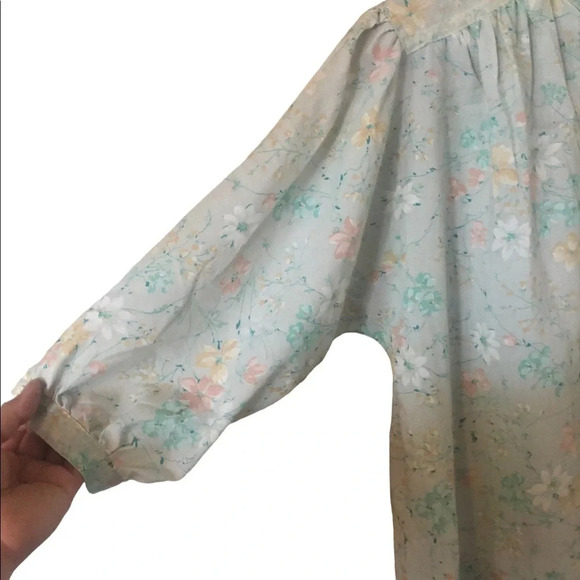 Vintage 70s button down floral top - Picture 3 of 7